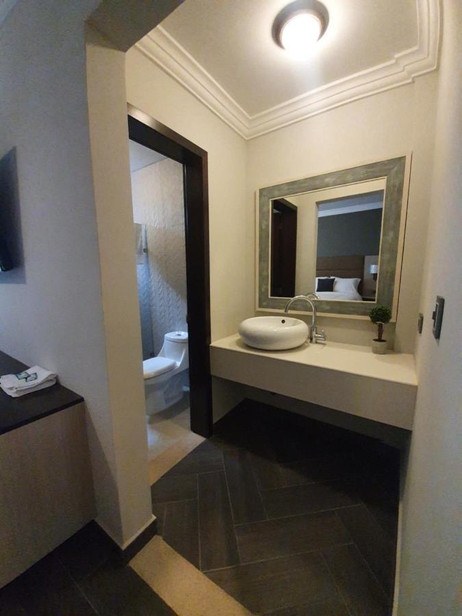 L'Aurora Inn Guatemala City Bagian luar foto