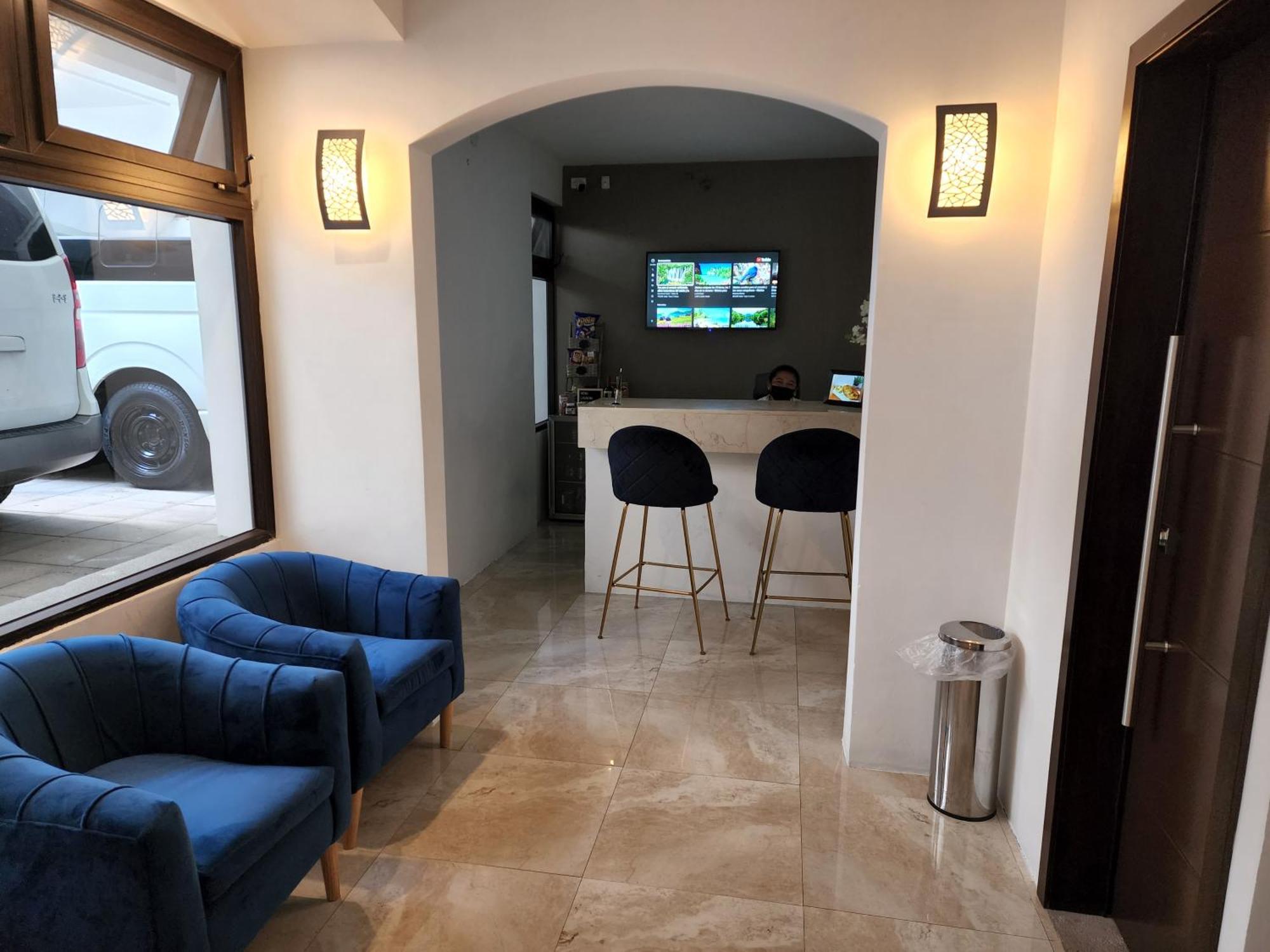 L'Aurora Inn Guatemala City Bagian luar foto